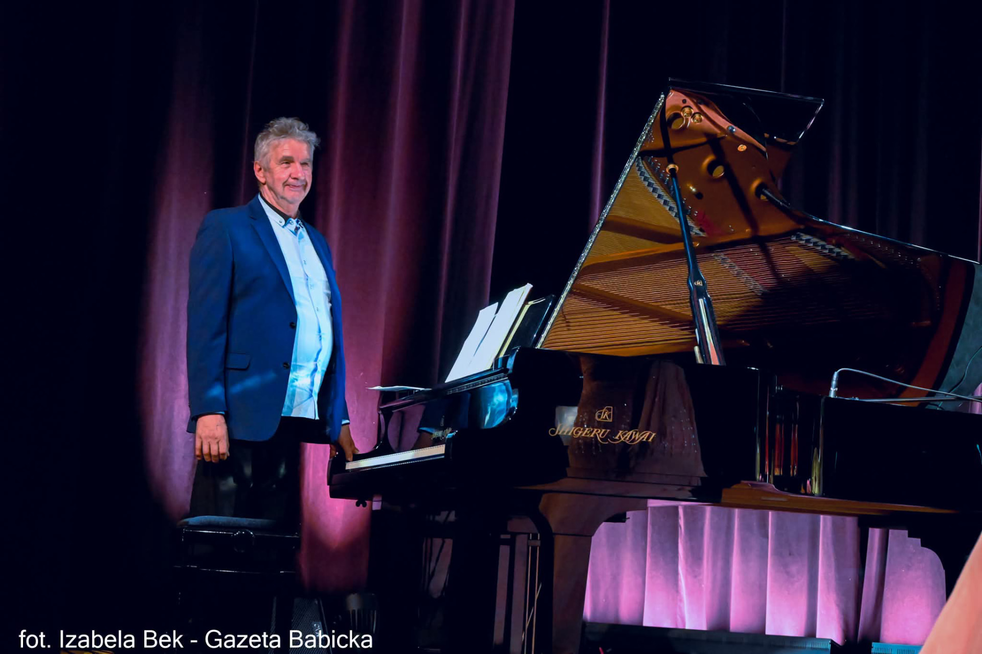 Marek Stefankiewicz przy fortepianie Shigeru Kawai